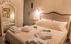 Kyria Boutique House